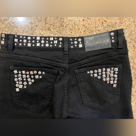 THE KOOPLES Black slim jeans with studs
and stars Size 38 FR/ 6 US NWT - Picture 11 of 12